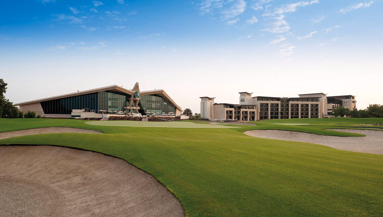 Why is Abu Dhabi Golf Club so famous?