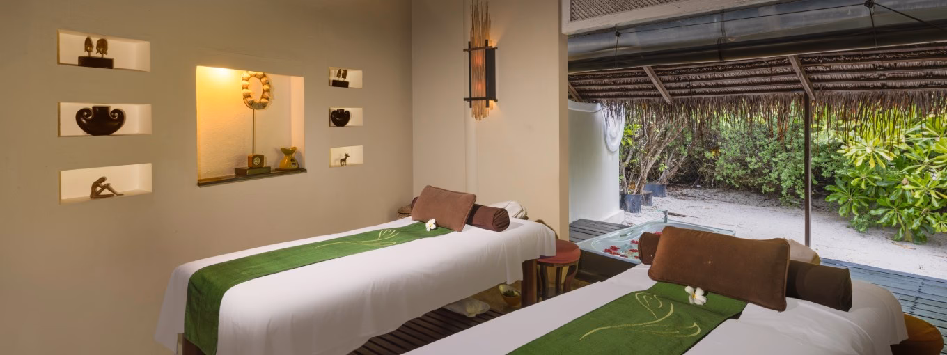 Are the garden villas at Adaaran Select hudhuran Fushi free?