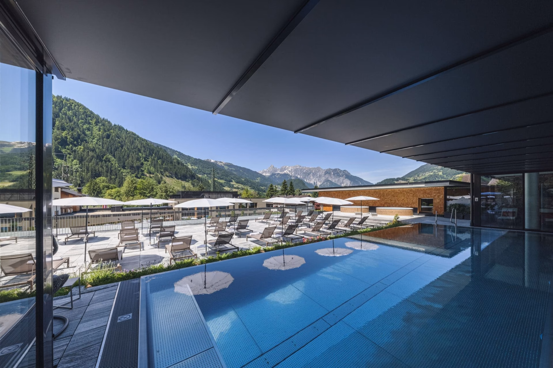 Was macht den Aufenthalt im Alpenhotel zu einem besonderen Erlebnis?