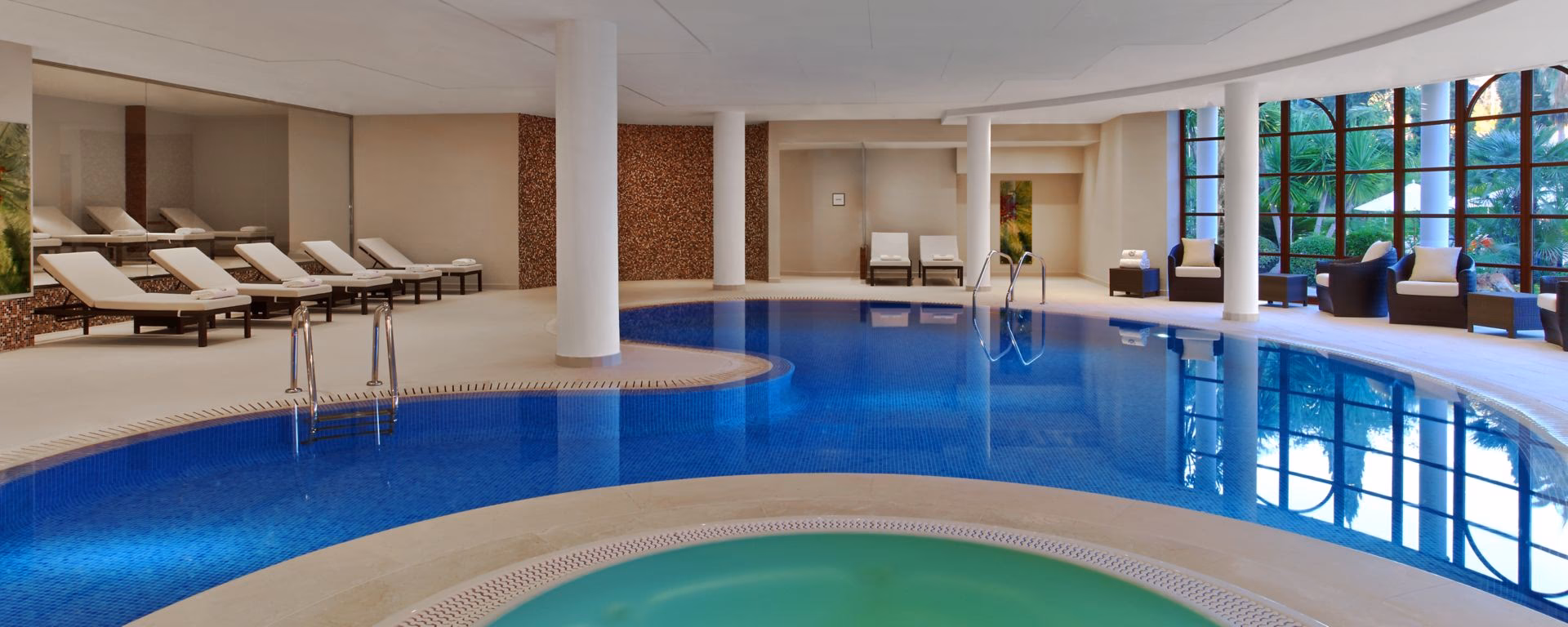 Does Arabella day spa have a balcony?