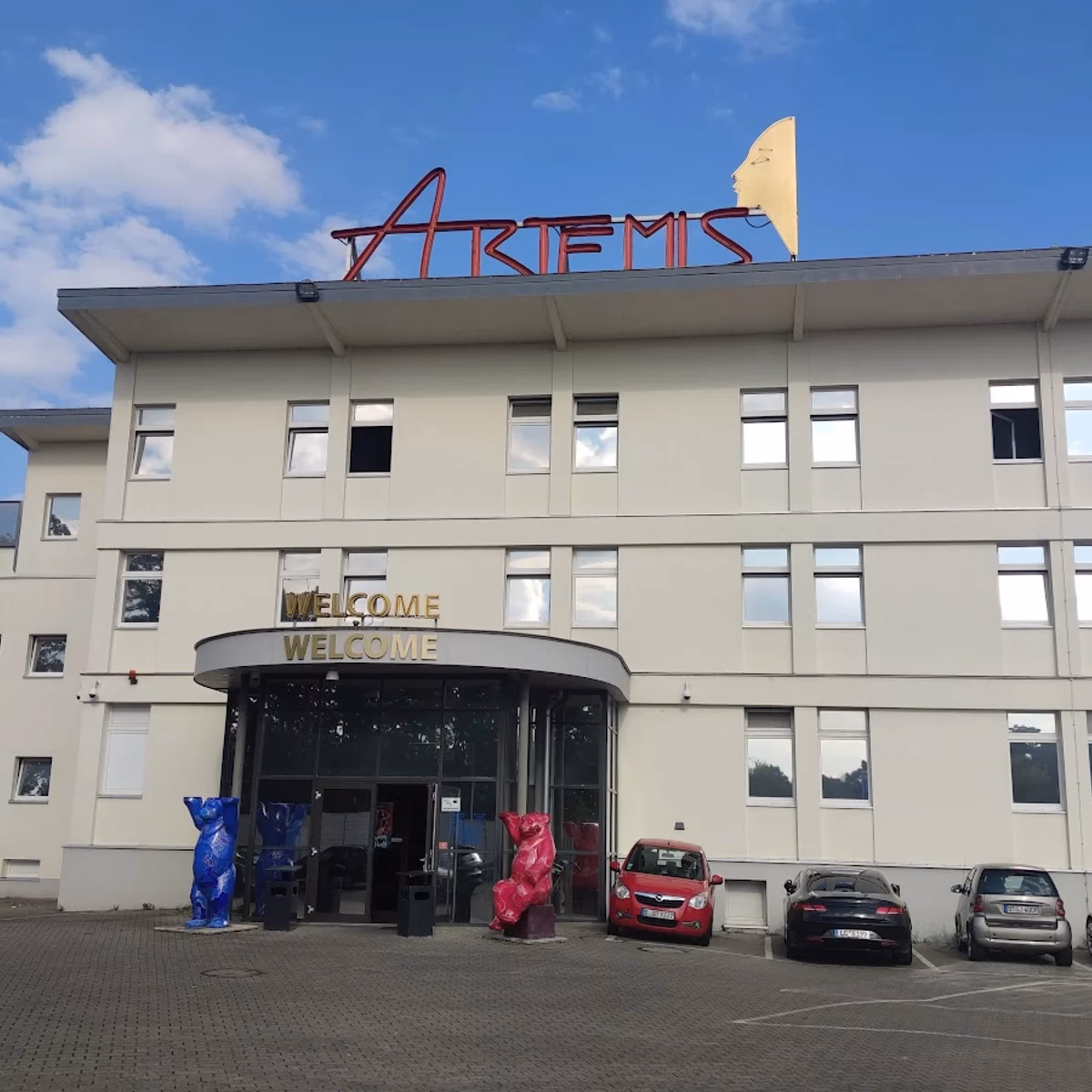 Should Artemis be a second home for rich Berliners?