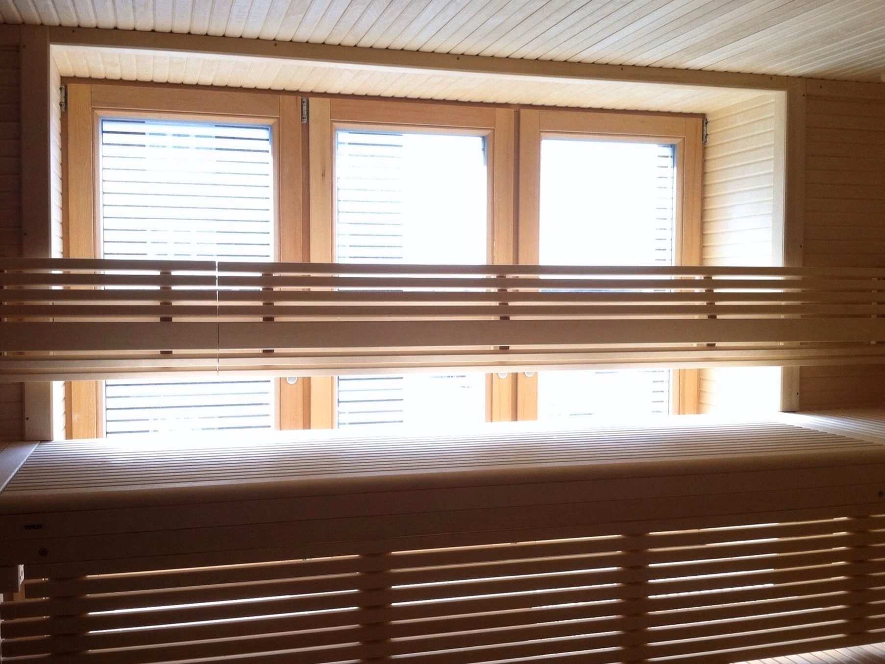 Welche Vorteile bietet ein Ballon alsfensteraufkleber?