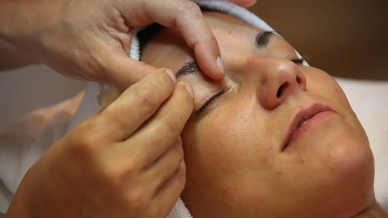 Was ist eine augenmassage?