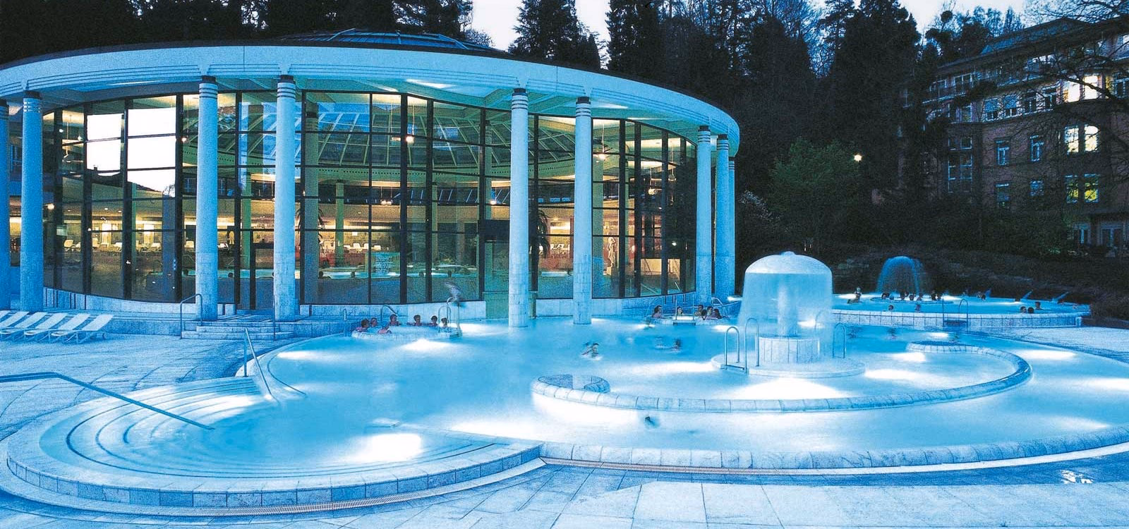 Was bietet die Performance Lounge Baden-Baden an?