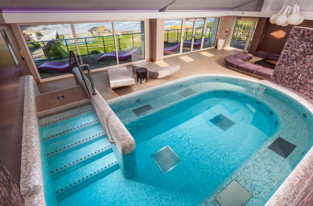 How far is Bedruthan Hotel & Spa from Newquay?