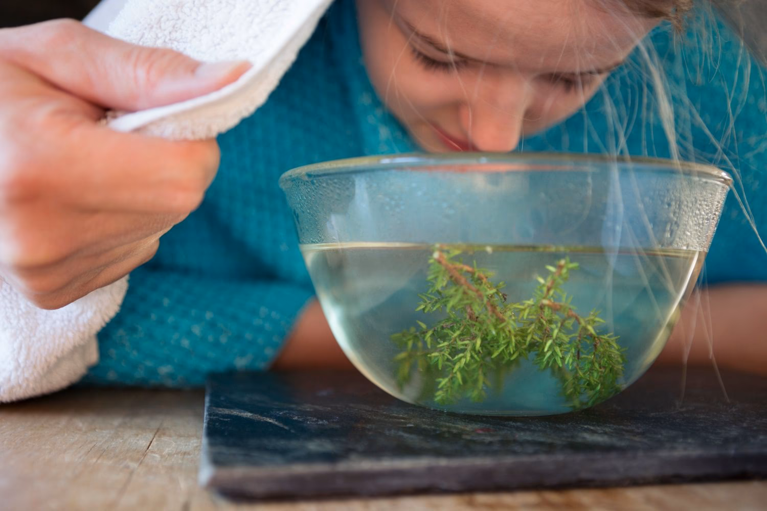 Wie wirkt ein Dampfbad bei einer Erkältung?