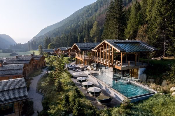 Wie heißt die Hütte der Dolomiten?