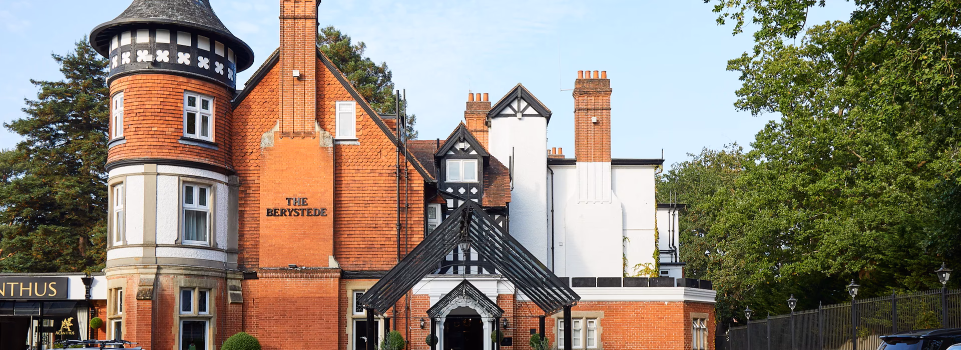 Does MacDonald Berystede Hotel & Spa have a spa?