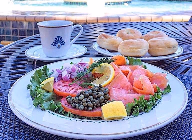 Was gehört zu einem Brunch?