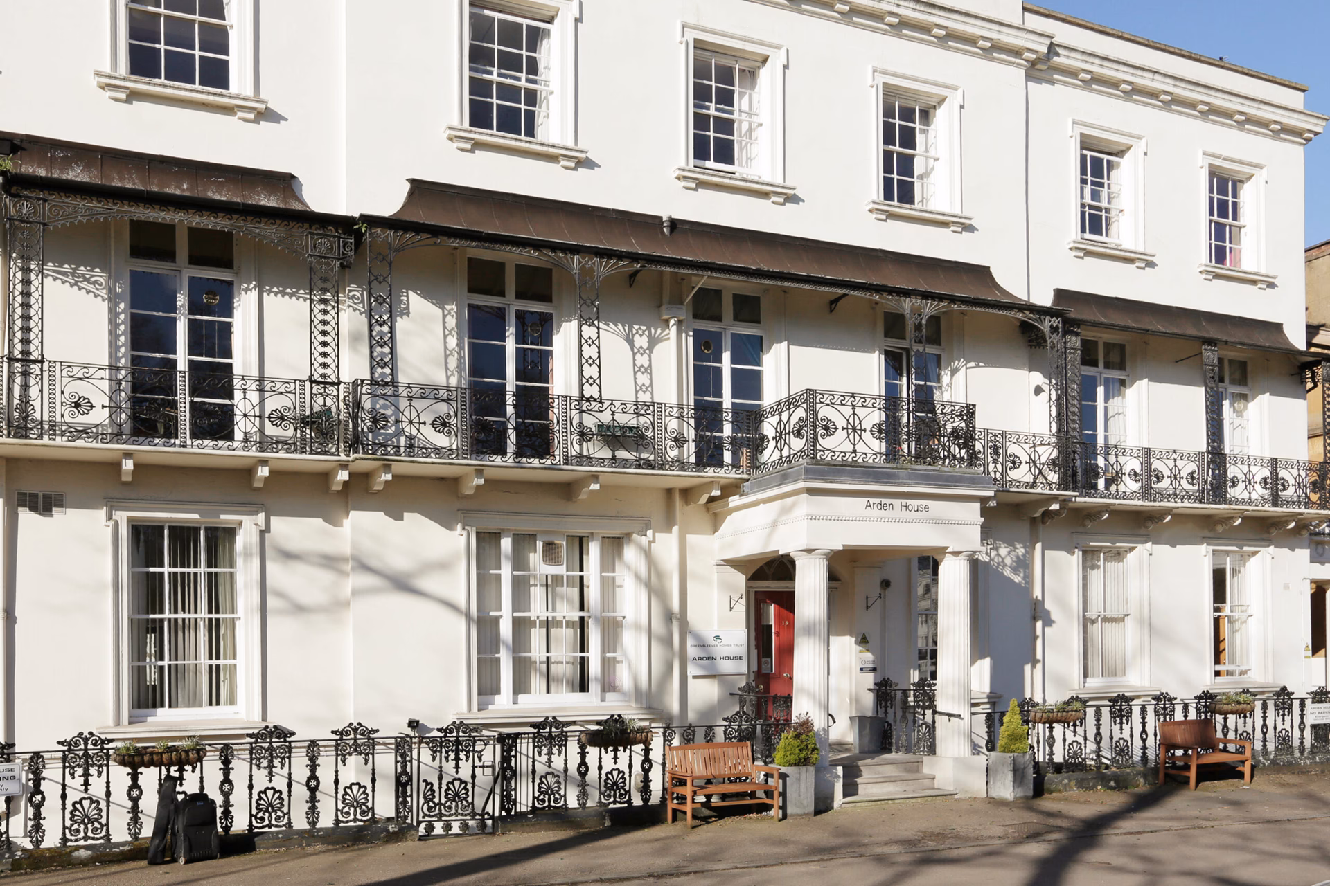 What are the best residential care homes in Warwick?