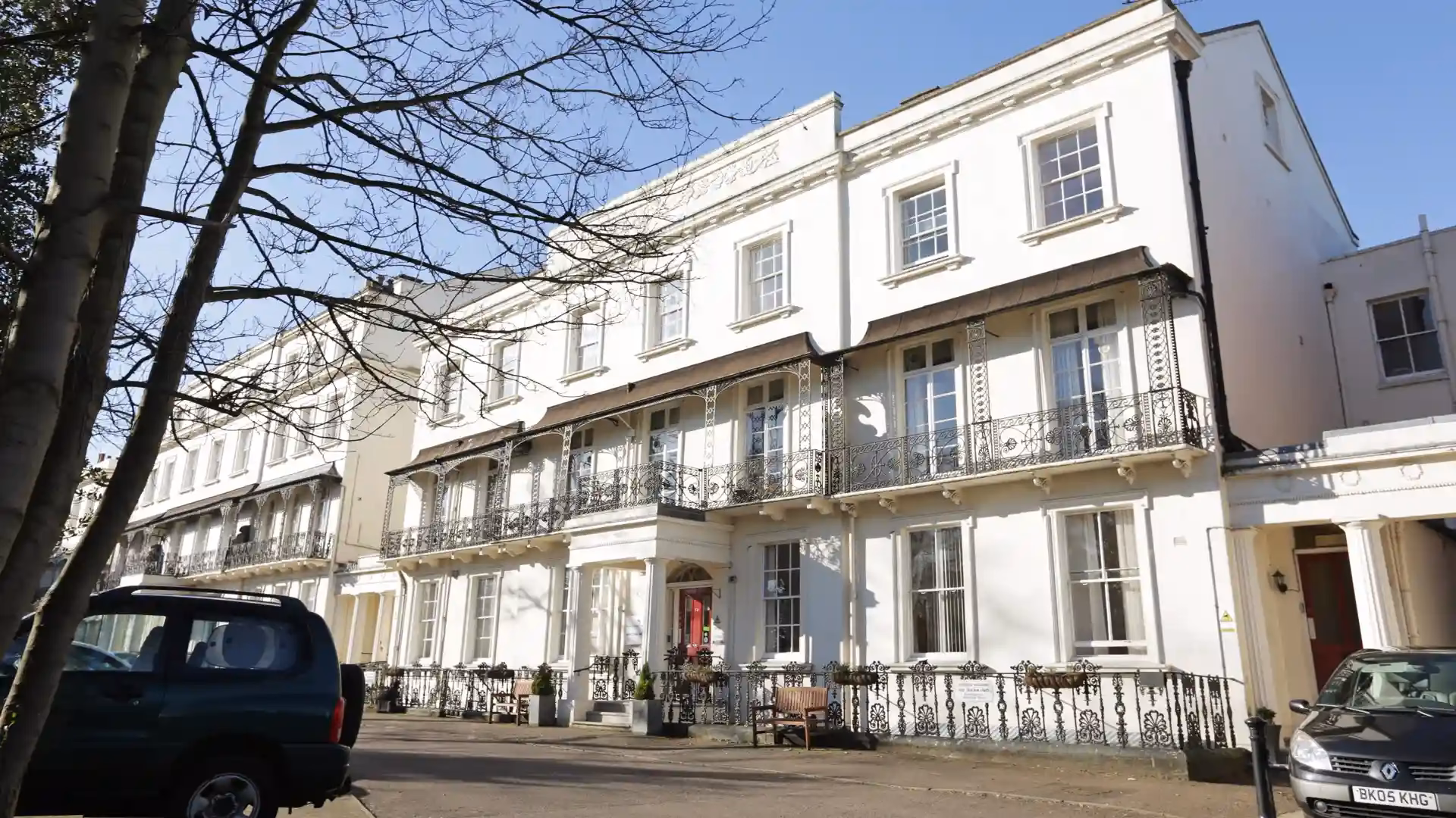 Are there residential care homes in Leamington Spa?