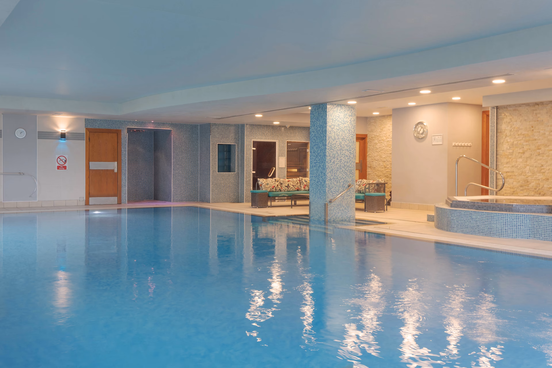 What can you do at Cheltenham hotel?