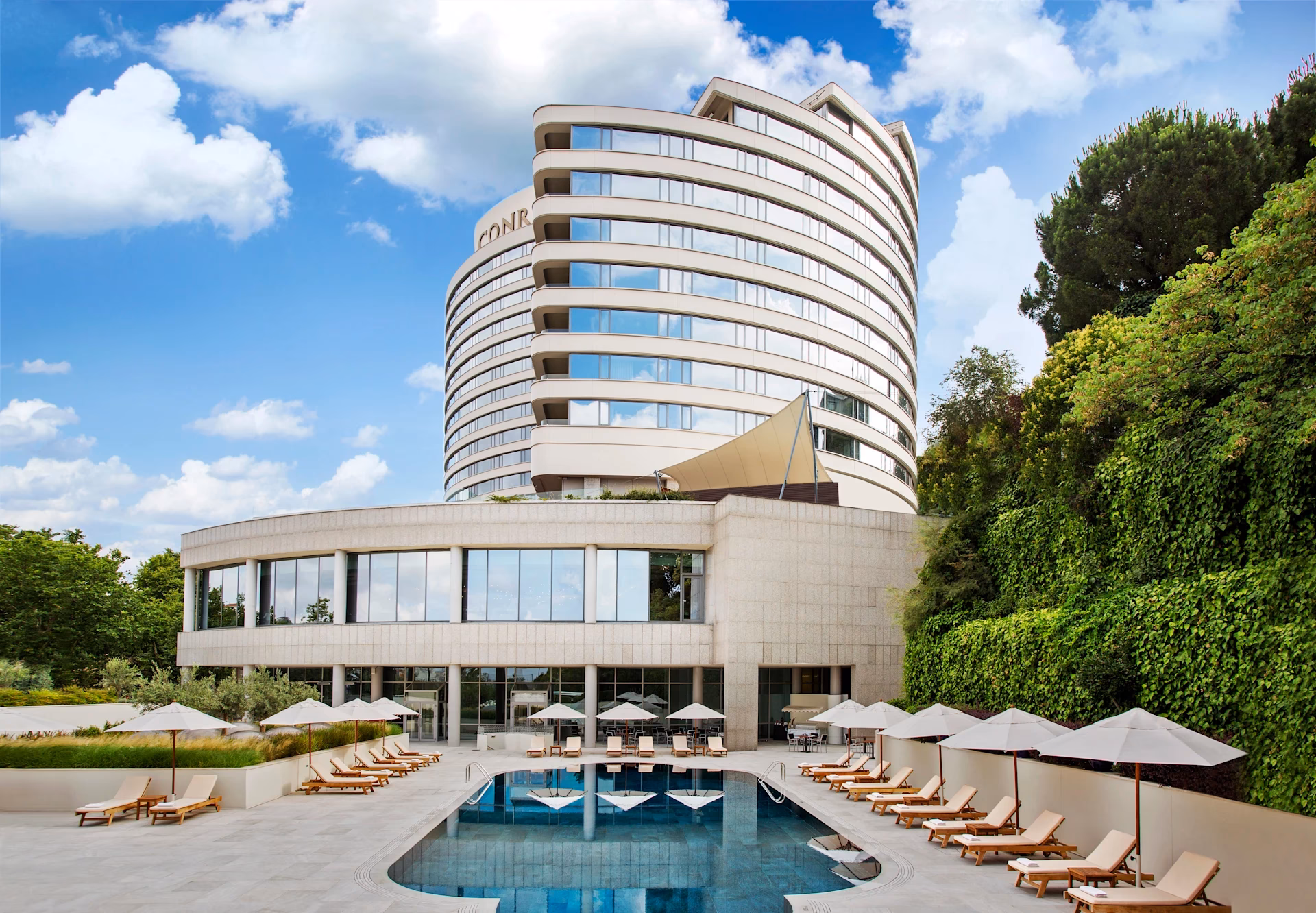 What can I eat at Conrad Istanbul Bosphorus?