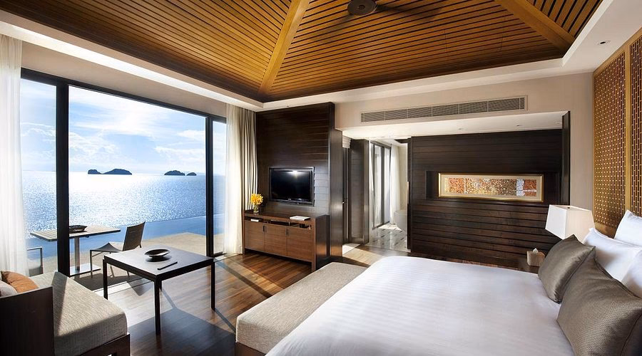 Does Conrad Koh Samui have a private beach?