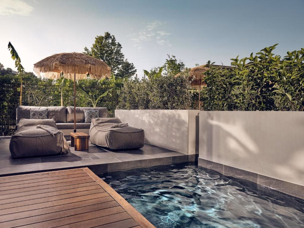 Does Contessina suites & spa - adults only have a genius discount?