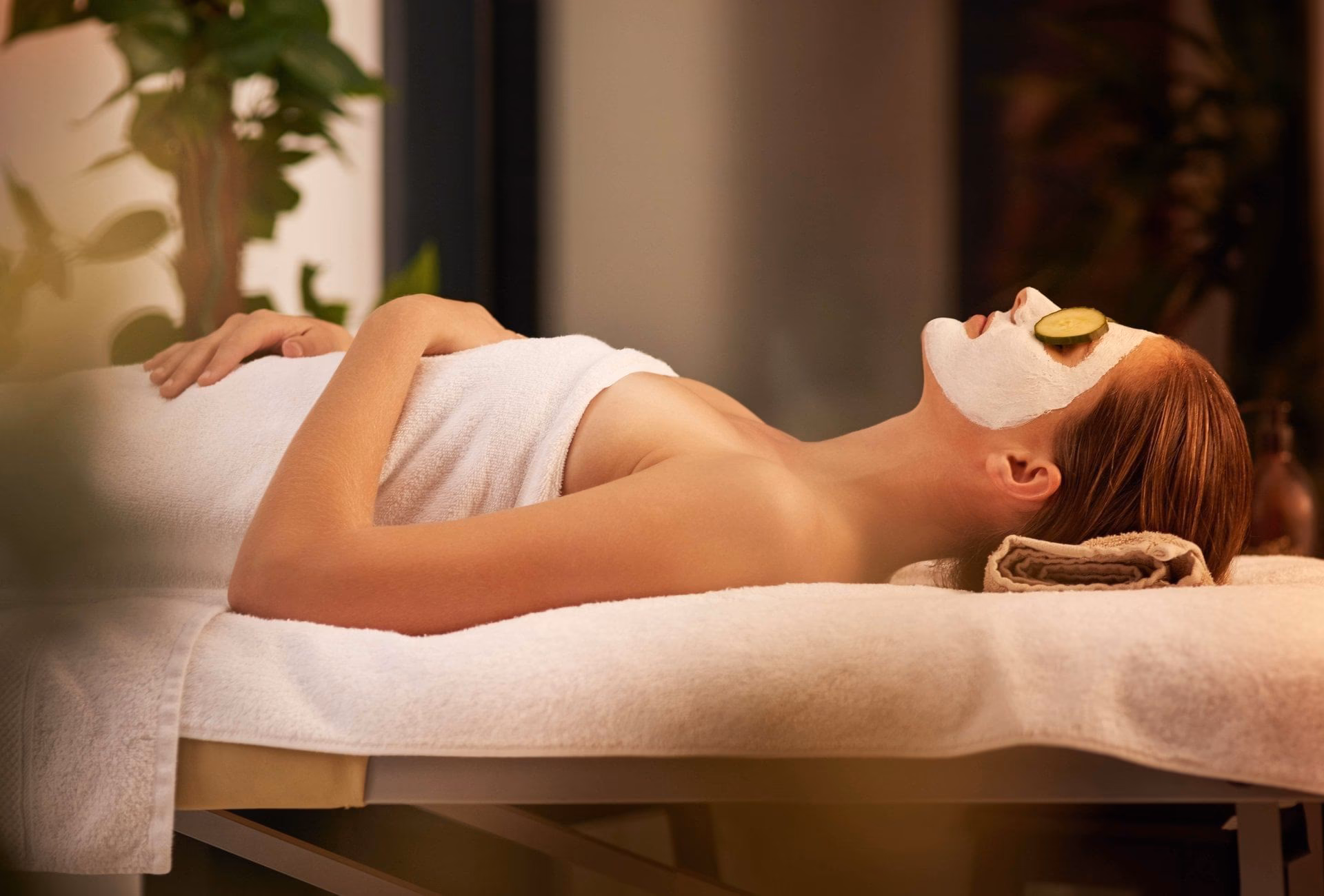 What treatments does Port Douglas day spa offer?