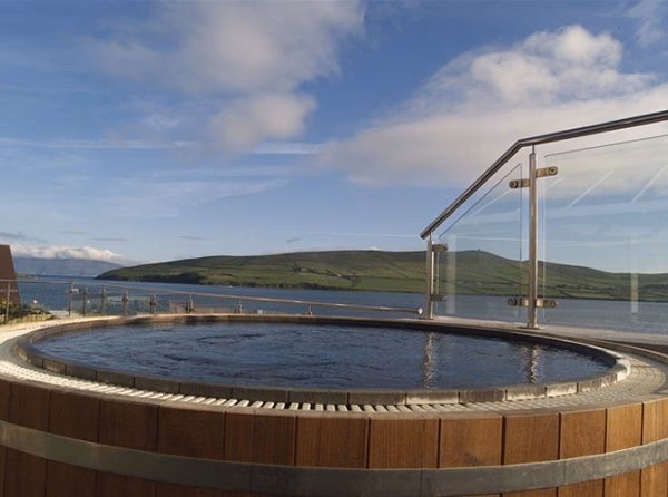 What is the peninsula spa at the Dingle Skellig hotel?