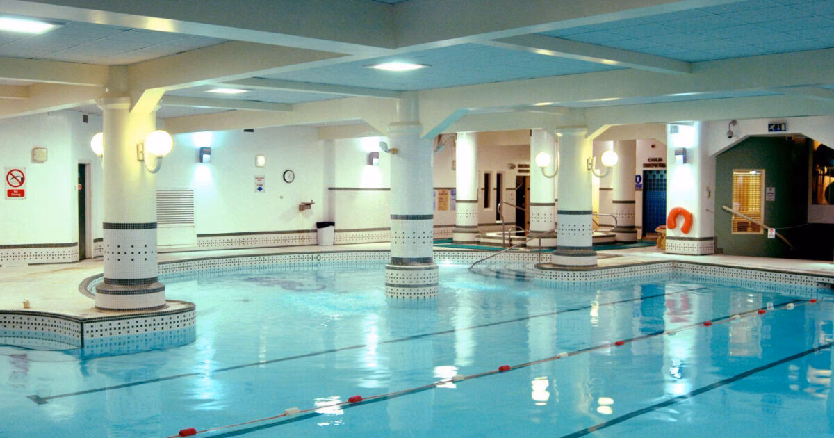 What is included in a spa day in Norwich at Dunston Hall?