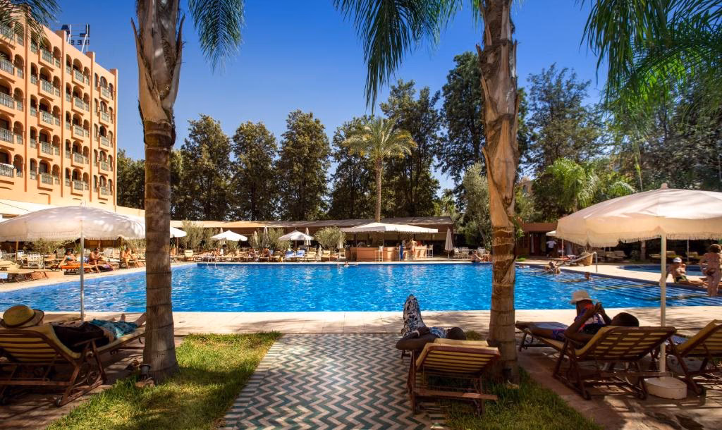 What time is check-in and check-out at El Andalous lounge & spa hotel?