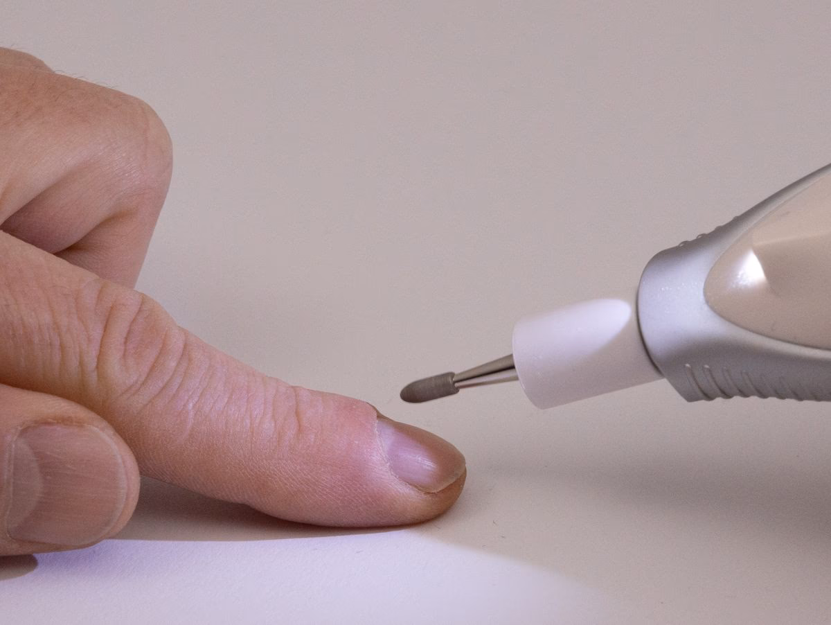 Was ist der Unterschied zwischen elektrischen und professionellen Maniküre-Sets?