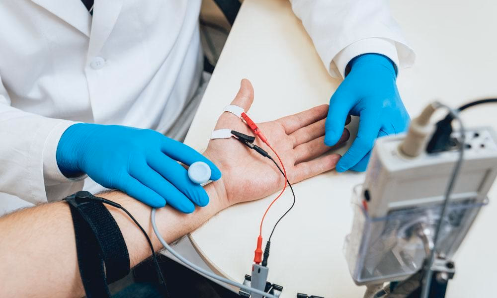 Wer übernimmt die Kosten für eine Elektromyographie?