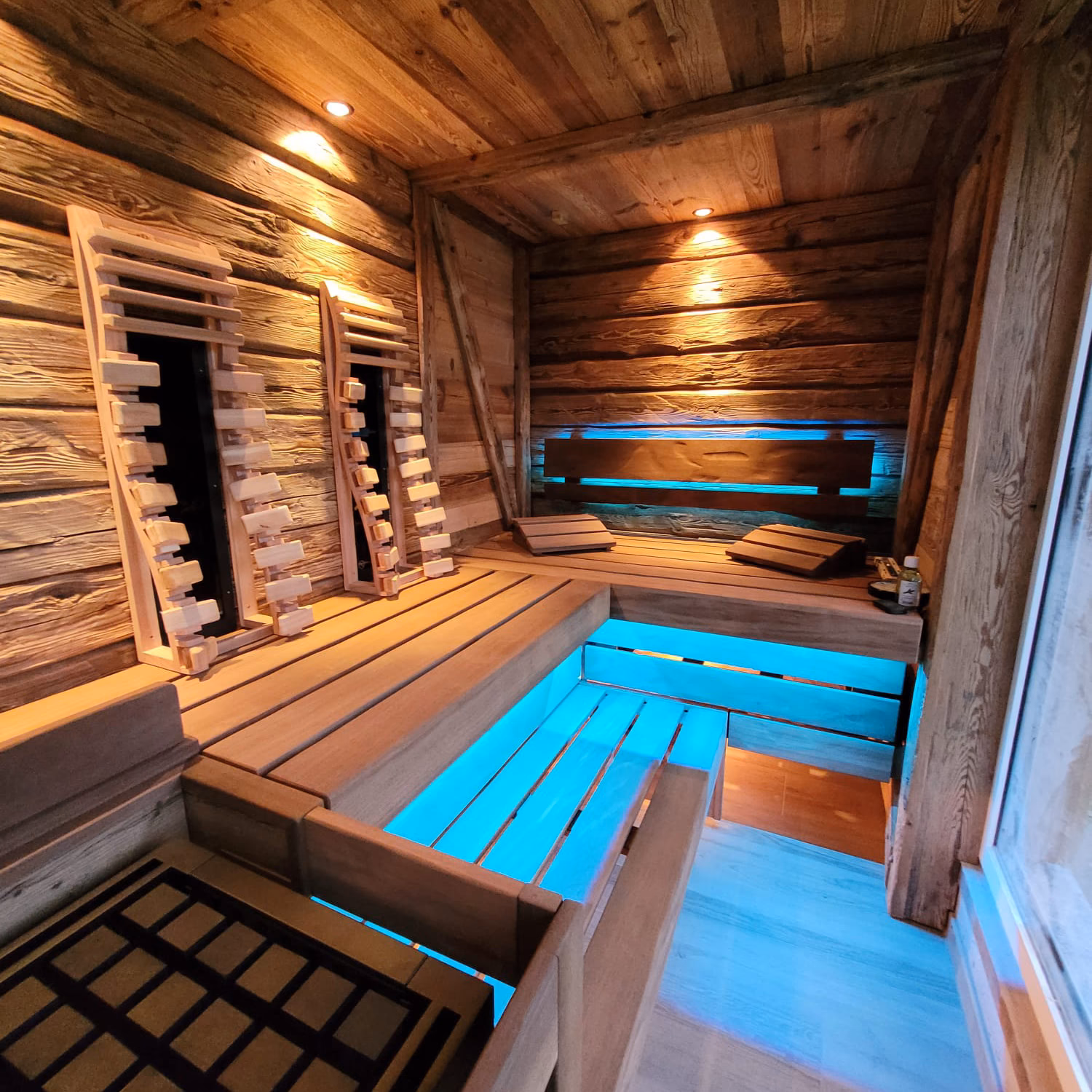 Wie groß ist die Liegefläche einer Saunabank?