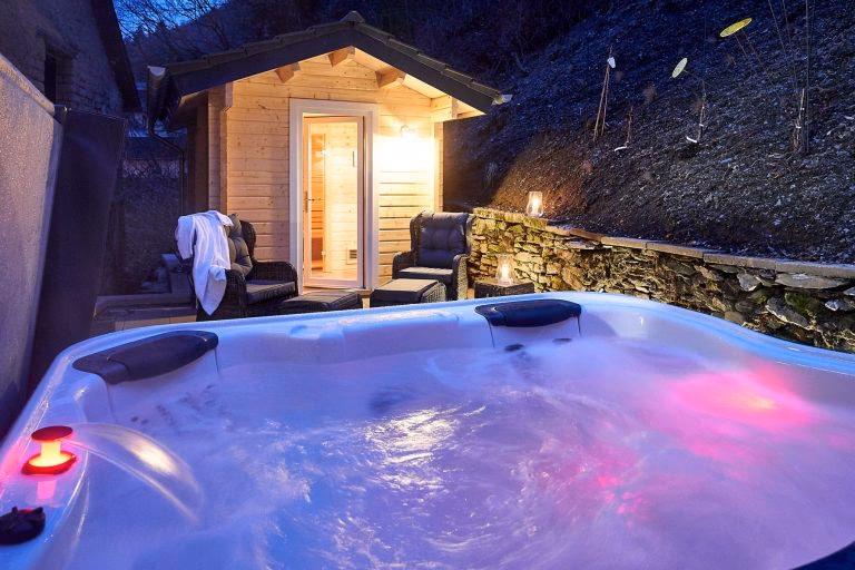 Wie viel kostet ein Ferienhaus mit Pool an der Mosel?