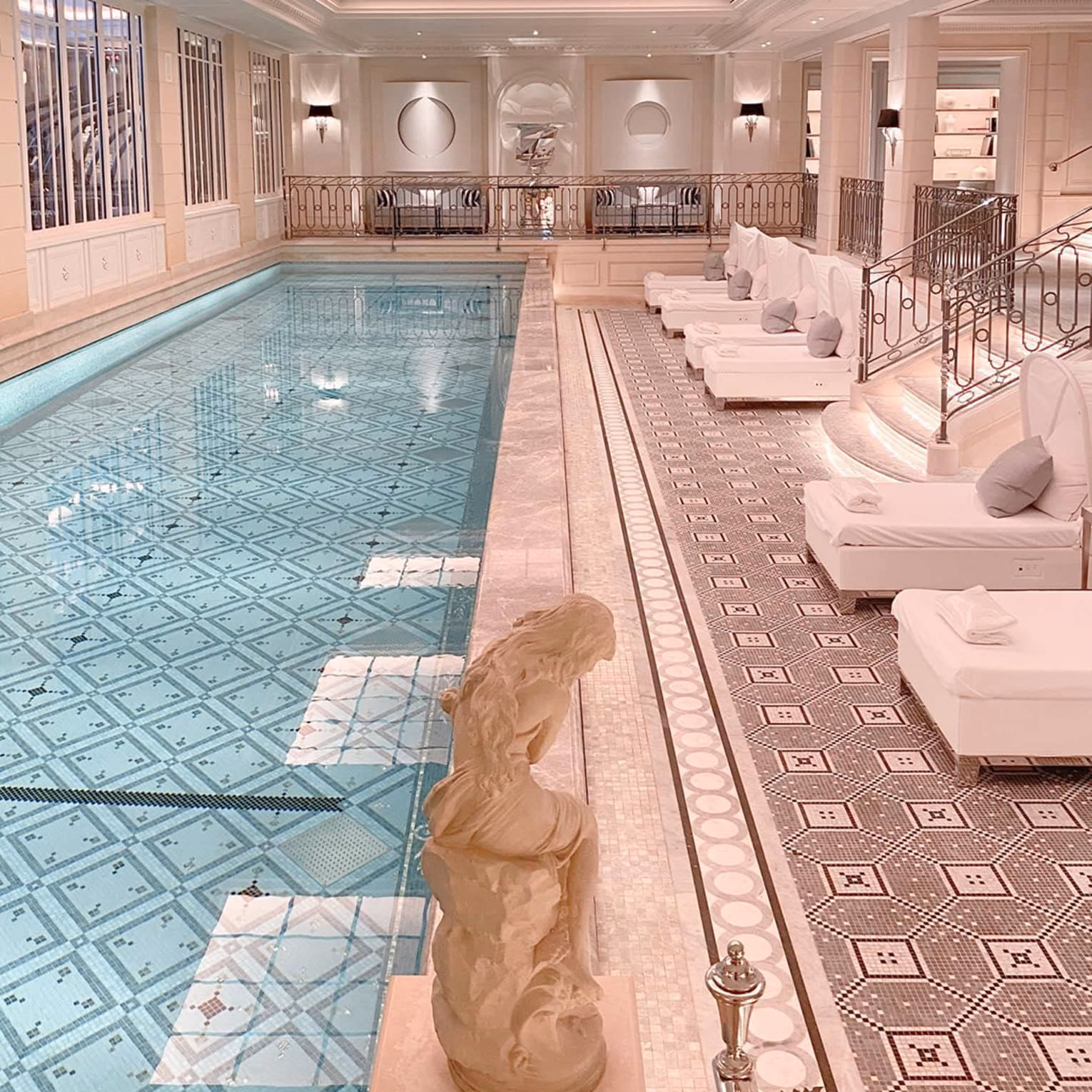 Does Four Seasons Hotel George V have a spa?