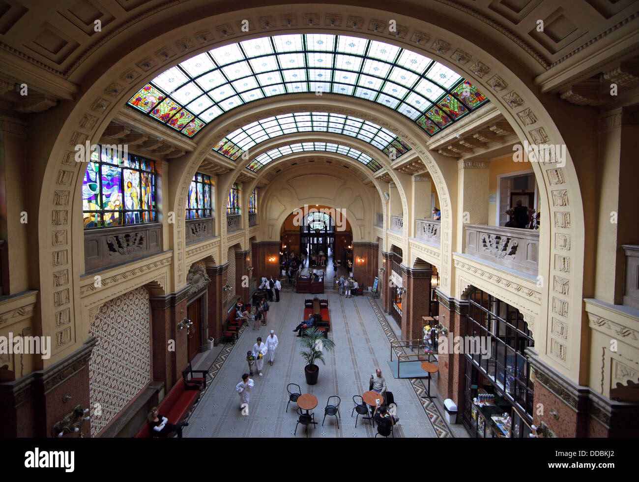 How do I get to Gellért thermal bath?