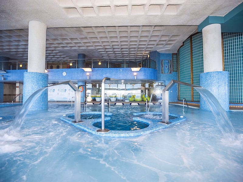 Where is Gloria Palace Amadores?
