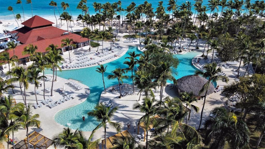 Does Grand Bavaro Princess have free WiFi?