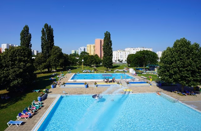 Was gibt es im großfeldsiedlungsbad zu sehen?