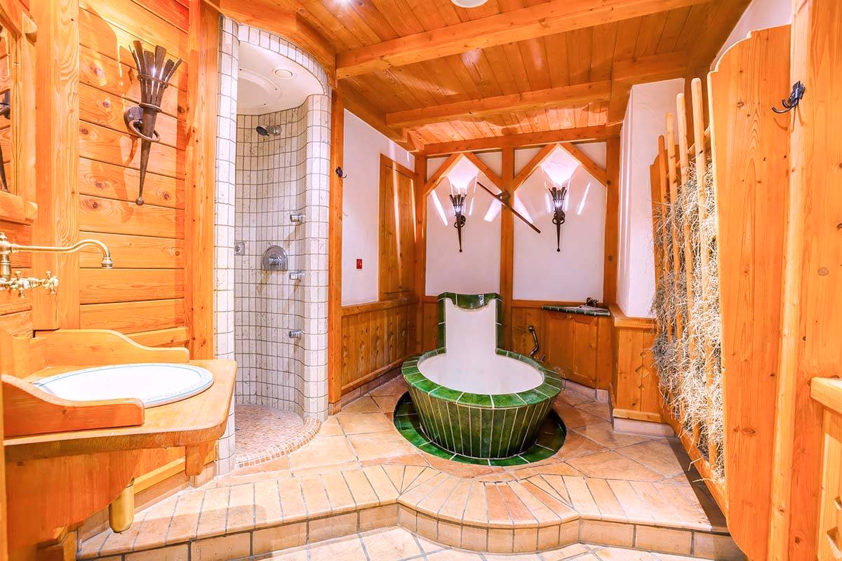 Was ist im Preis für die Übernachtung im Berghotel Hammersbach enthalten?