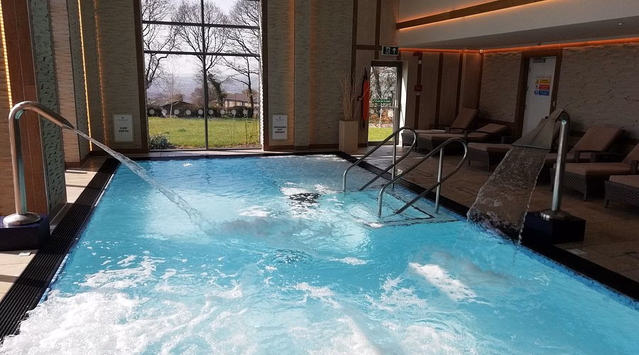 Why should you stay at Hawkchurch Resort & Spa?