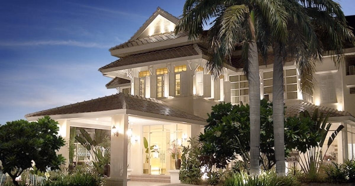 Does health land offer ayurvedic massage?