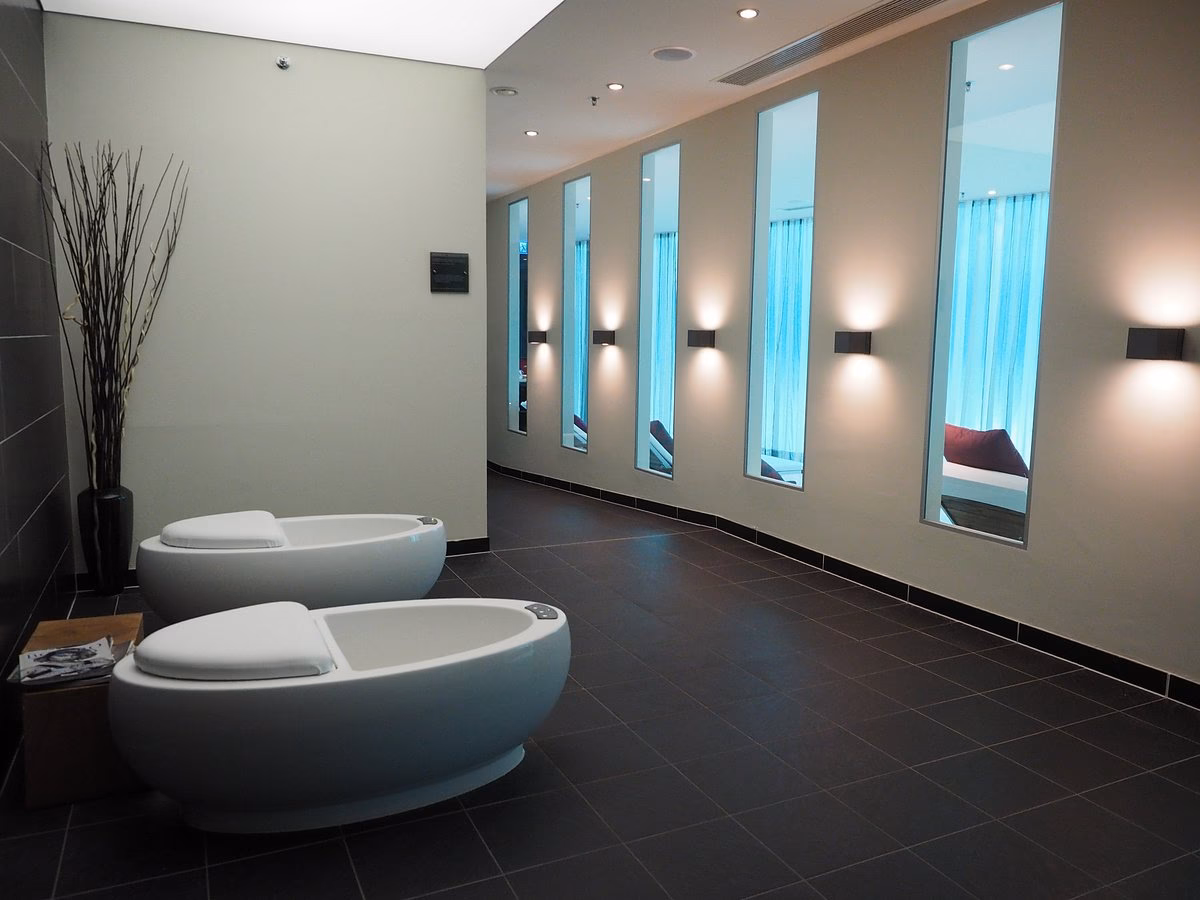 What services does Holmes Place offer?