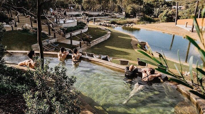 Where are Melbourne's hot springs & spas?