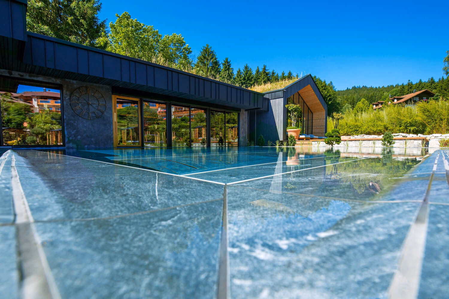 Wer ist der Inhaber des Bayerwaldhof Wellnesshotels?