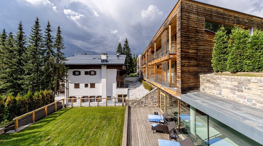 Where is lajadira & spa hotel?