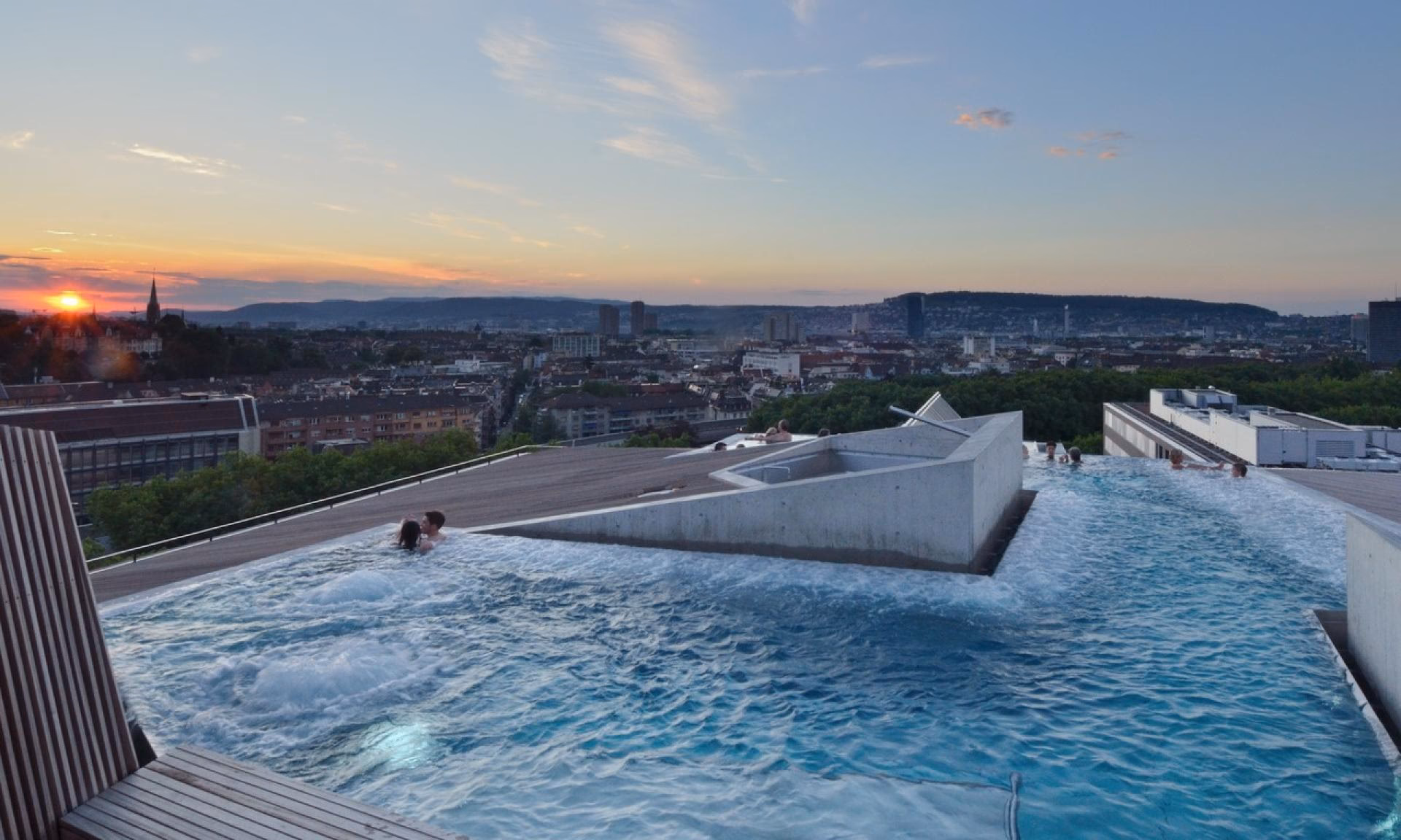 Was bietet das 5-Sterne-Hotel in Zürich?