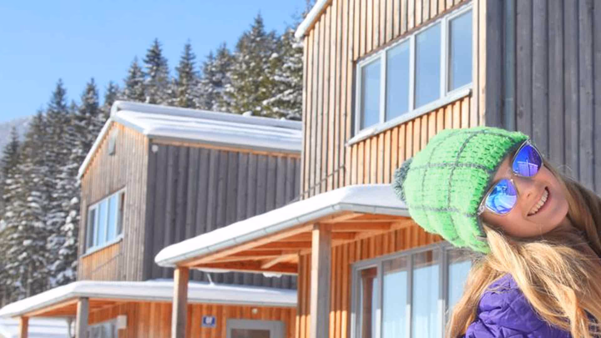 Wie weit ist der Parkplatz von den Hütten entfernt?