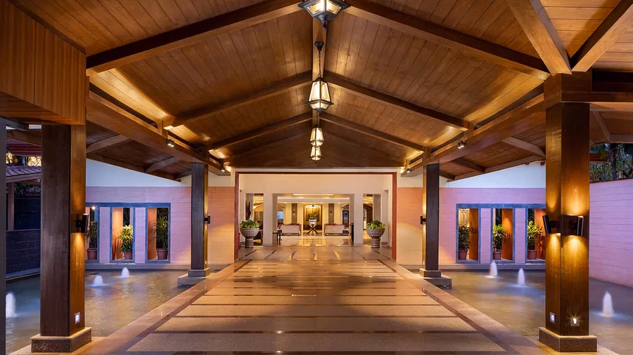 Does the Kenilworth Resort & Spa Goa offer airport transfer?