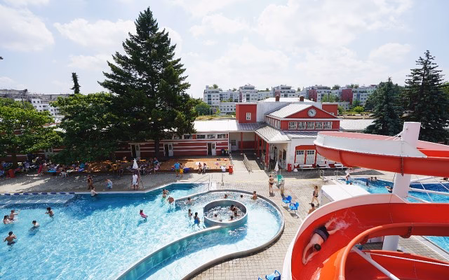 Wann wurde das Kongressbad eröffnet?