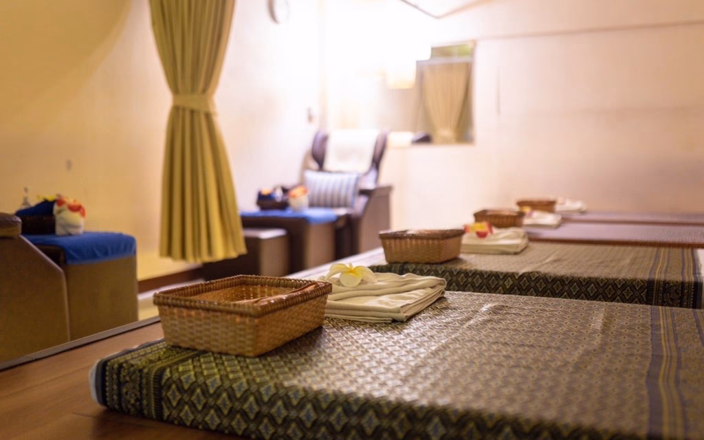 Does amaranth spa & massage offer a traditional Thai massage?