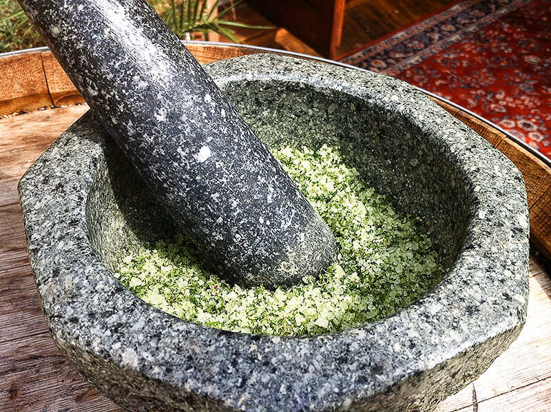 Welches Salz eignet sich am besten für Kräutersalz?