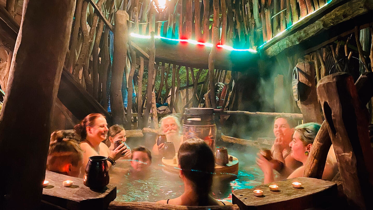 Was kann man auf der Kulturinsel Einsiedel machen?