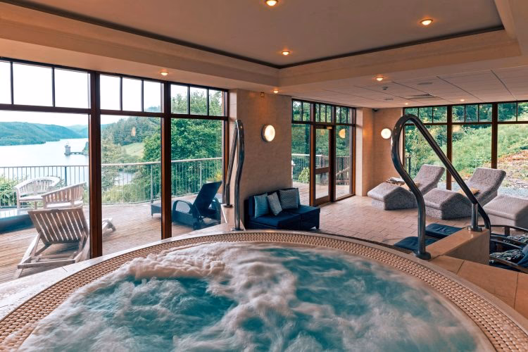 How far is Lake Vyrnwy Dam from Hirnant Hotel & Spa?