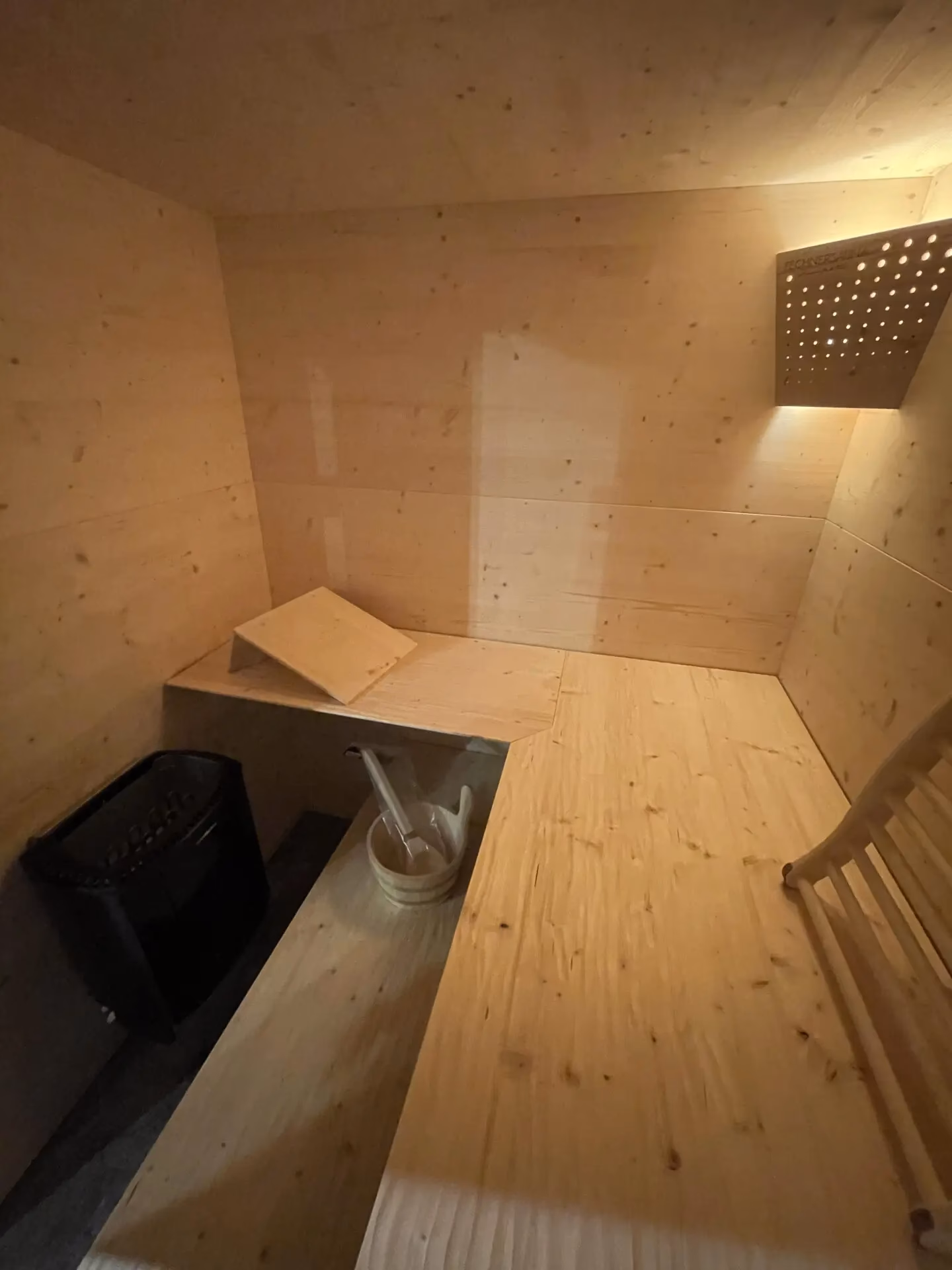 Was ist der Unterschied zwischen Laminat und Sauna?