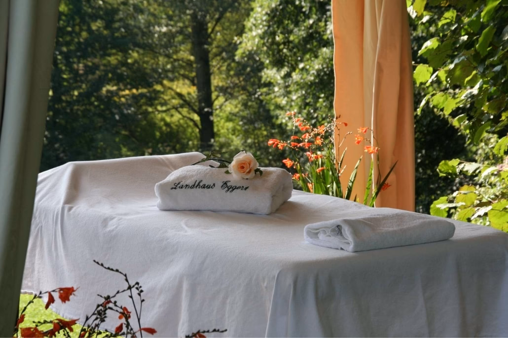Was gibt es im Landhotel Eggert neben Massagen und Kosmetik?