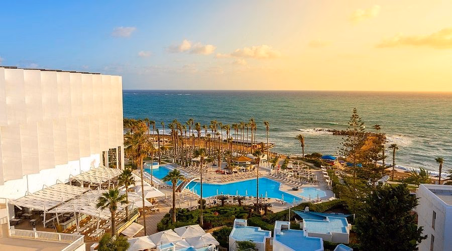 Does Leonardo Plaza Cypria Maris Beach Hotel & Spa offer an all-inclusive package?